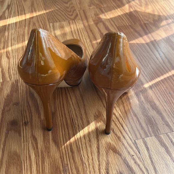 Report heels - Picture 3 of 4